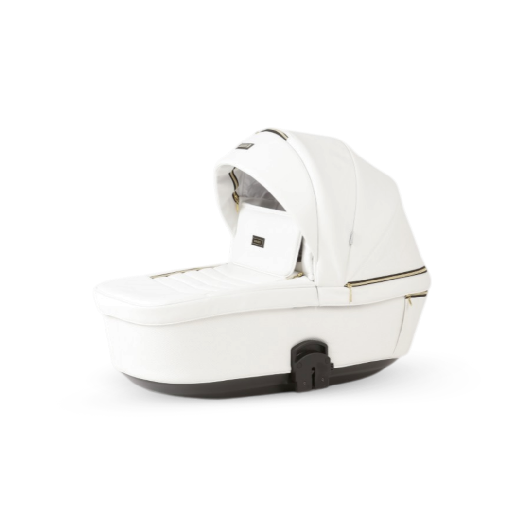 OSKAR White - Gold Chassis